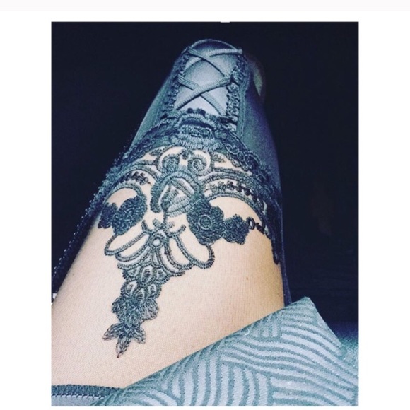 JUST IN! Leather and Lace Leggings - Picture 4 of 8